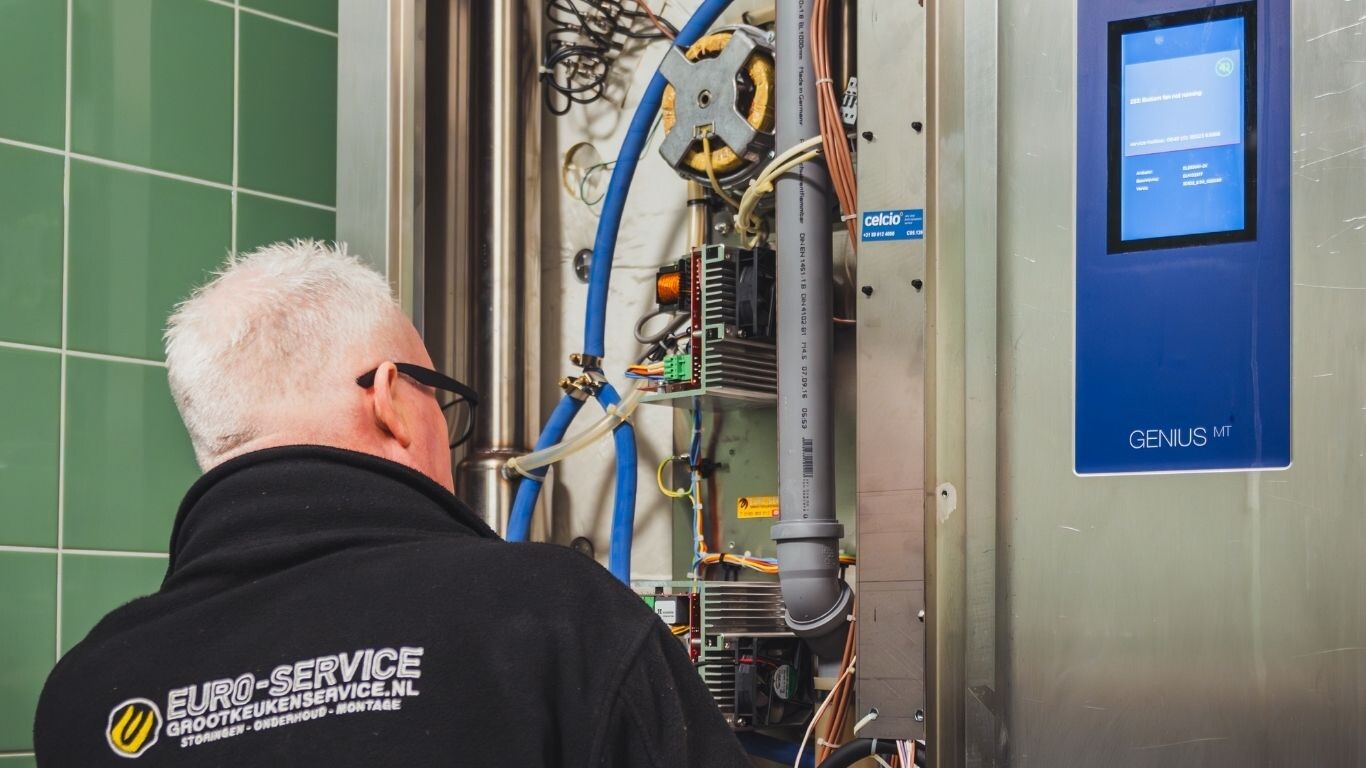 Euro Service   Monteur   Grootkeukens
